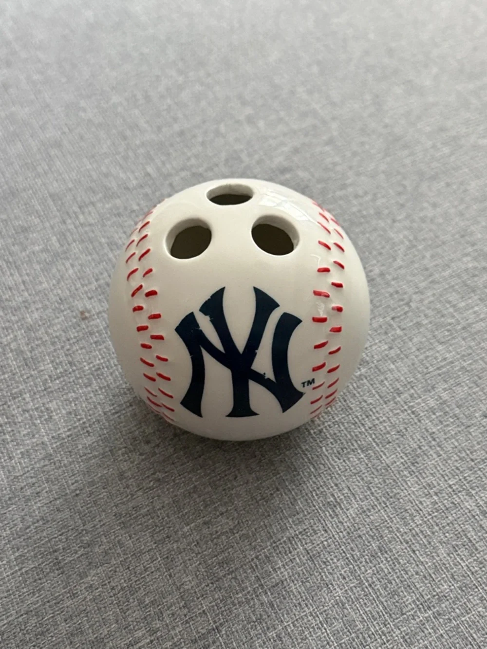 New York Yankees Baseball Logo Ceramic Toothbrush Holder - White & Navy - Picture 1 of 3